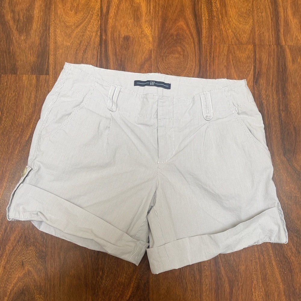 🩵 GAP Blue White Striped Cuffed Shorts Juniors Size 1 - Picture 2 of 8